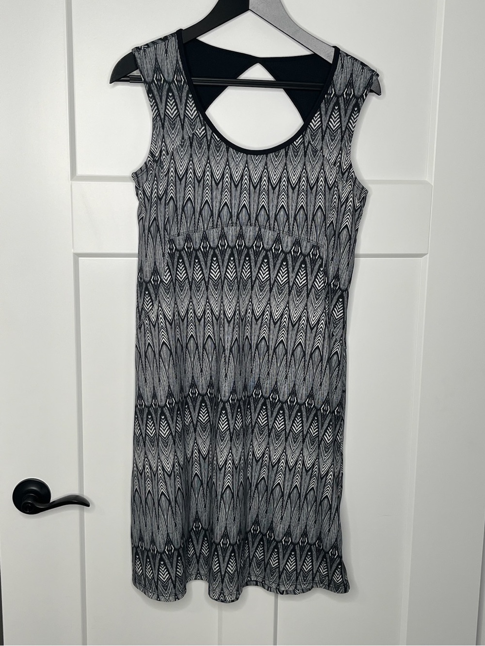 pRana Black & White Patterned Built in Bra Scoop-Back Dress Size Medium